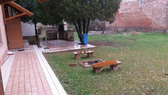 Kiadó családi ház, albérlet, Debrecenben 220 E Ft / hó