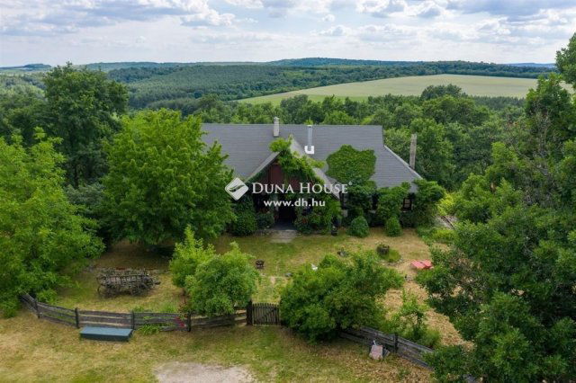 Eladó családi ház, Harsányban 399 M Ft, 7 szobás