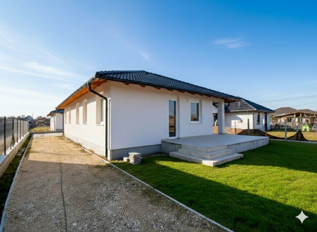 Eladó ikerház, Szigetcsépen 91.9 M Ft, 5 szobás