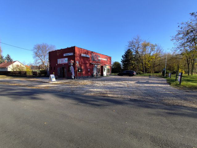 Eladó üzlethelyiség, Kecskeméten 59.9 M Ft