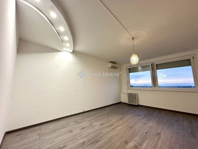 Eladó panellakás, Kecskeméten 47.9 M Ft, 2 szobás