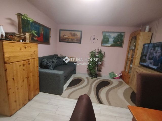 Eladó családi ház, Előszálláson 24.999 M Ft, 4 szobás