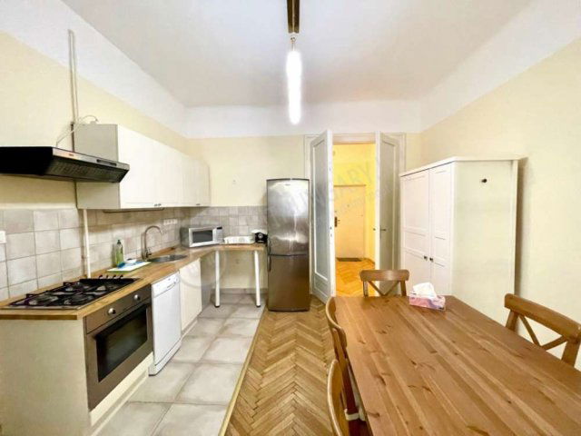 Eladó téglalakás, Budapesten, V. kerületben, Falk Miksa utcában