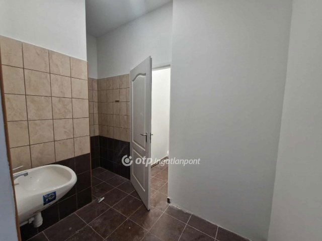 Eladó téglalakás, Tápiószelén 31.99 M Ft, 3 szobás