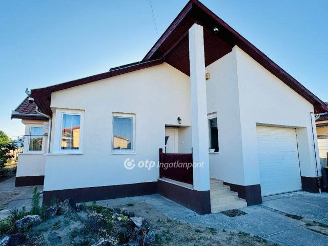 Eladó családi ház, Mikepércsen 89.99 M Ft, 3 szobás