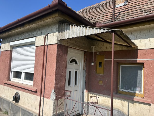 Eladó családi ház, Lajosmizsén 19.5 M Ft, 2 szobás
