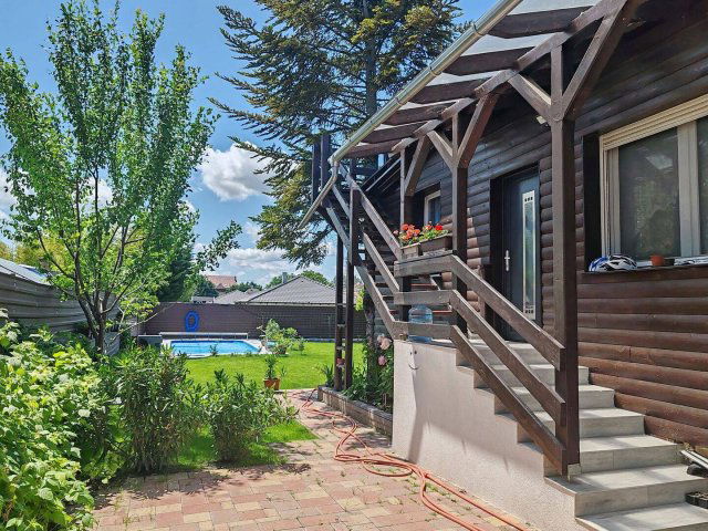 Eladó családi ház, Szigetszentmiklóson 139 M Ft, 3+2 szobás