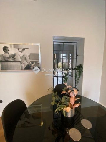 Eladó téglalakás, Budapesten, VI. kerületben 323.85 M Ft