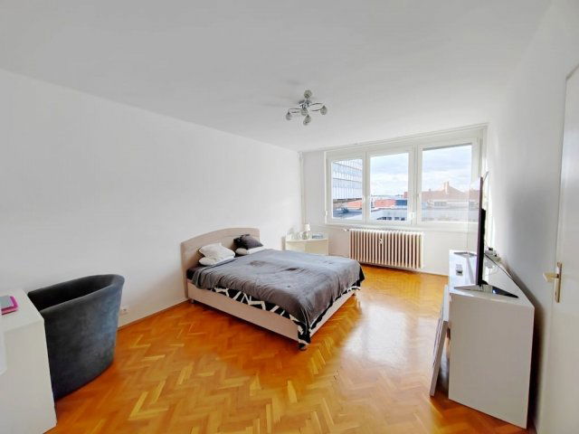 Eladó téglalakás, Szombathelyen 49 M Ft, 3 szobás