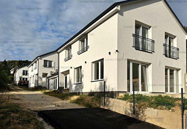 Eladó családi ház, Solymáron 299 M Ft, 10 szobás