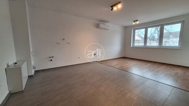 Kiadó téglalakás, albérlet, Szegeden, Remény utcában, 2 szobás