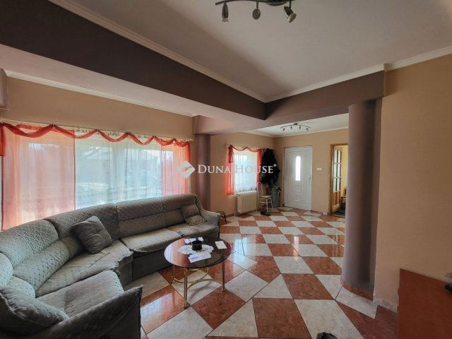 Eladó családi ház, Bakonycsernyén 45 M Ft, 4 szobás