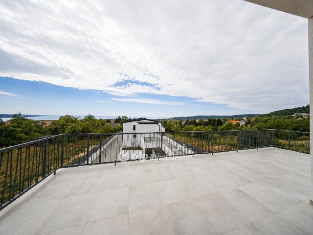 Eladó téglalakás, Balatonalmádiban 157 M Ft, 3+1 szobás