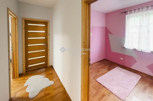 Eladó családi ház, Kecskeméten 89.5 M Ft, 4 szobás