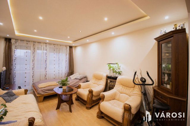 Eladó panellakás, Győrött 56.5 M Ft, 2 szobás