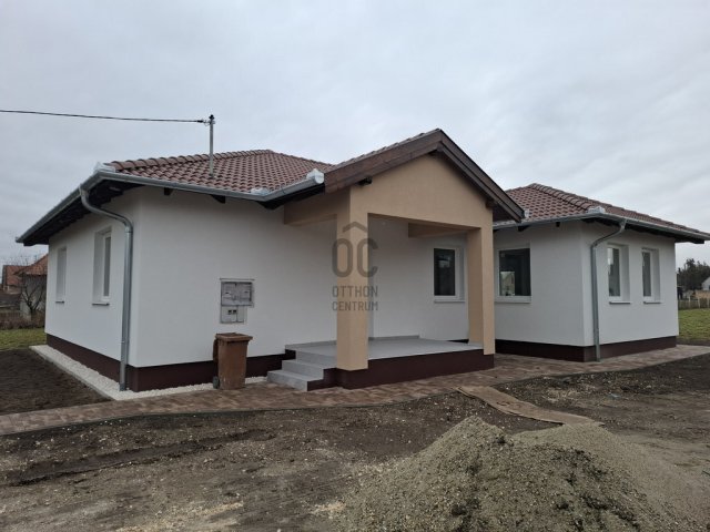 Eladó családi ház, Nagykátán 89.9 M Ft, 3 szobás