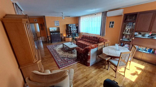 Eladó családi ház, Olaszfalun 78 M Ft, 21+2 szobás