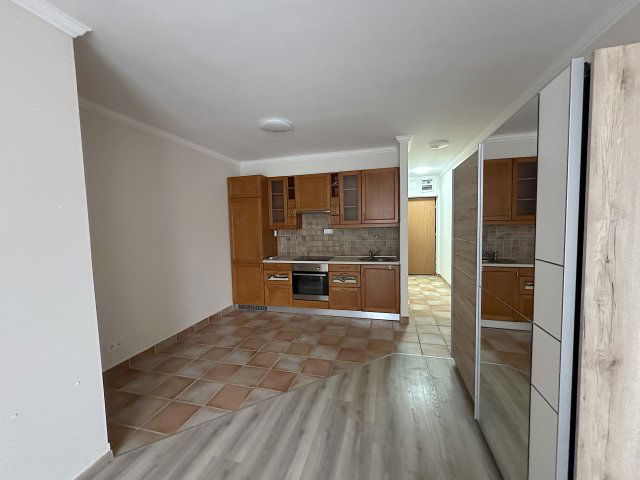 Kiadó téglalakás, albérlet, XVI. kerületben, Bóbitás úton