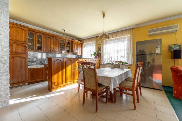 Eladó családi ház, Halásztelken 118.9 M Ft, 5 szobás