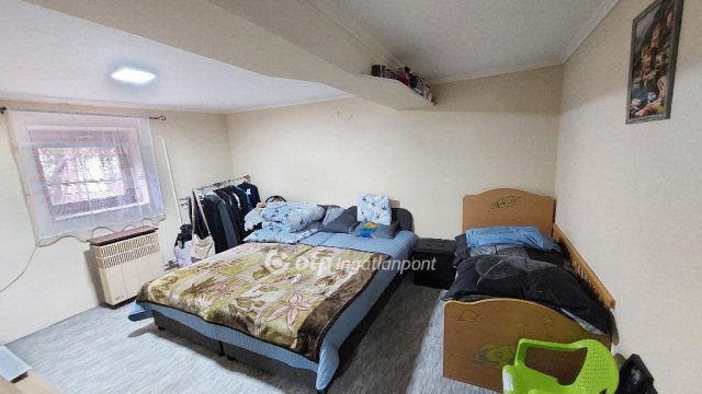Eladó családi ház, Kisújszálláson 15 M Ft, 2 szobás