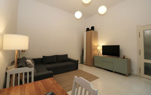 Eladó téglalakás, Budapesten, III. kerületben, Kiscelli utcában