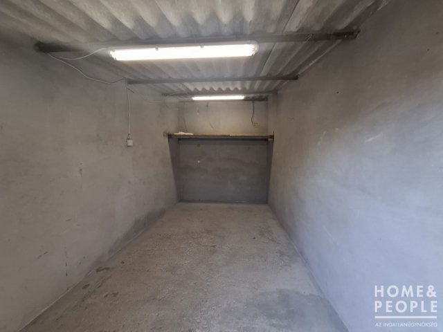 Eladó garázs, Szegeden 9 M Ft / költözzbe.hu