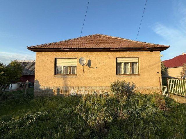 Eladó családi ház, Sajópetrin 24.99 M Ft, 3 szobás