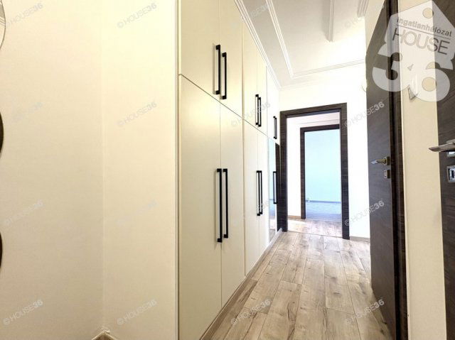 Eladó panellakás, Kecskeméten 53.99 M Ft, 3 szobás