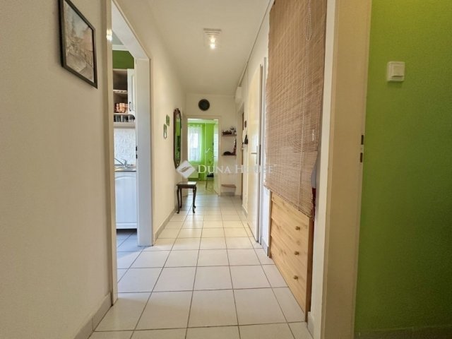 Eladó téglalakás, Budapesten, XV. kerületben 66 M Ft, 2 szobás