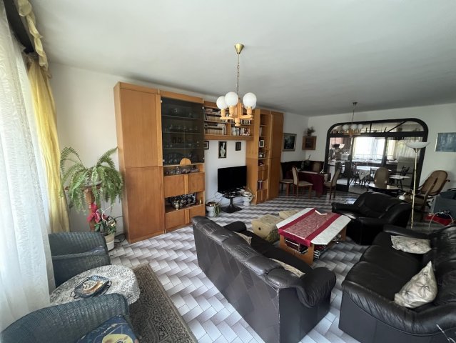 Eladó sorház, Debrecenben 134.9 M Ft, 5+1 szobás