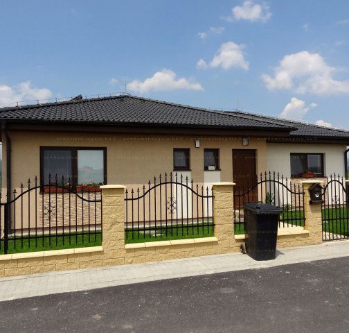 Eladó családi ház, Kecskeméten 69.88 M Ft, 4 szobás