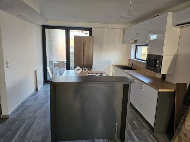 Eladó családi ház, Tápióságon 64.9 M Ft, 3 szobás