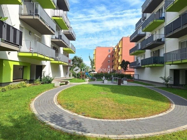 Eladó téglalakás, Kecskeméten 83.9 M Ft, 4 szobás