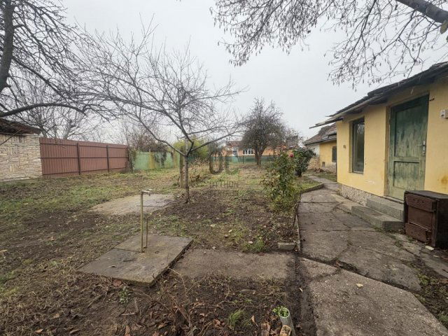 Eladó családi ház, Cegléden 44.9 M Ft, 3 szobás