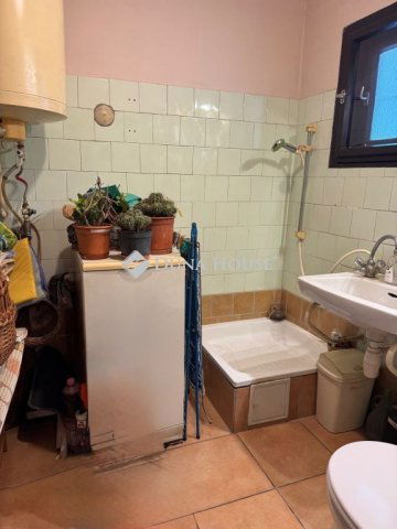 Eladó családi ház, Debrecenben 18 M Ft, 1 szobás