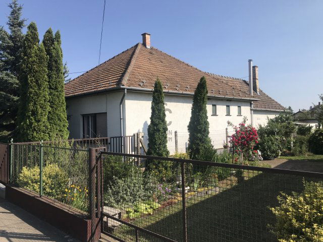 Eladó családi ház, Tápiószecsőn 42.75 M Ft, 2 szobás