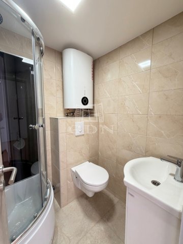 Kiadó iroda, Székesfehérvárott 60 E Ft / hó, 1 szobás