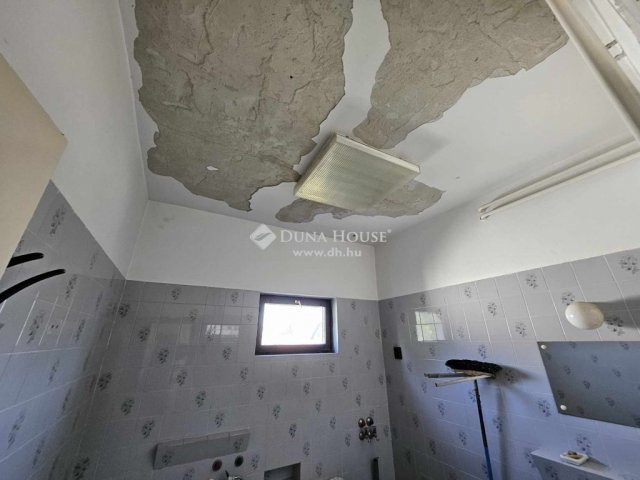 Eladó családi ház, Fóton 112 M Ft, 6 szobás