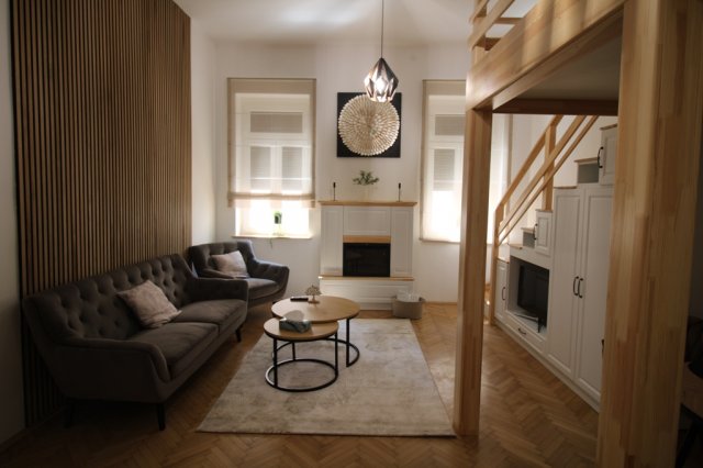 Kiadó téglalakás, albérlet, Pécsett 180 E Ft / hó, 1 szobás