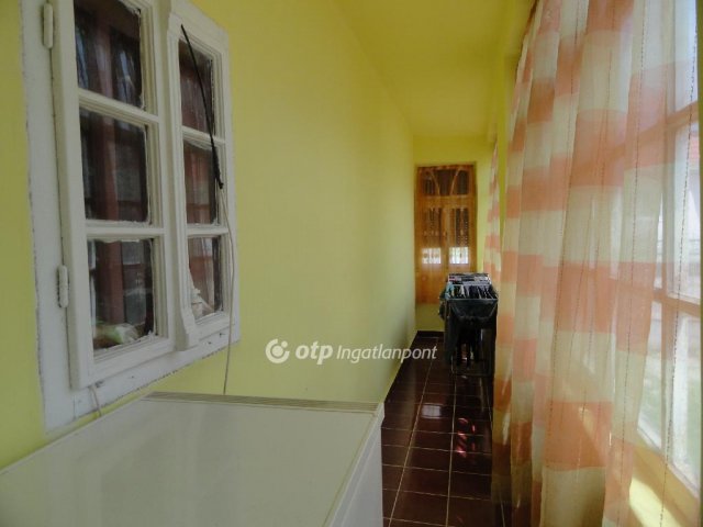 Eladó családi ház, Őrhalmon 24 M Ft, 4 szobás