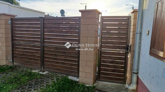 Eladó családi ház, Mohácson 43 M Ft, 4 szobás