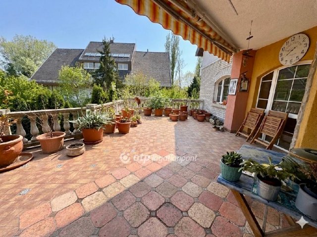 Eladó téglalakás, Budapesten, III. kerületben 176.9 M Ft