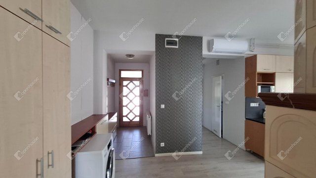 Eladó ikerház, Debrecenben 89.9 M Ft, 3 szobás