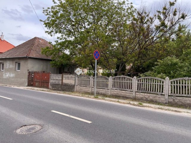 Eladó családi ház, Bajóton 35.7 M Ft, 2 szobás