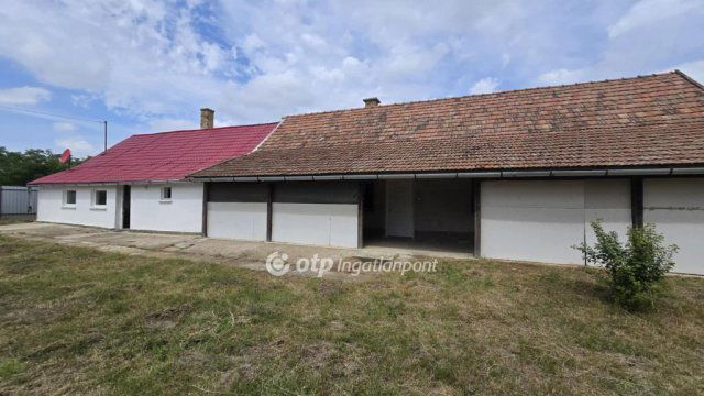 Eladó családi ház, Nádudvaron 21.9 M Ft, 4 szobás