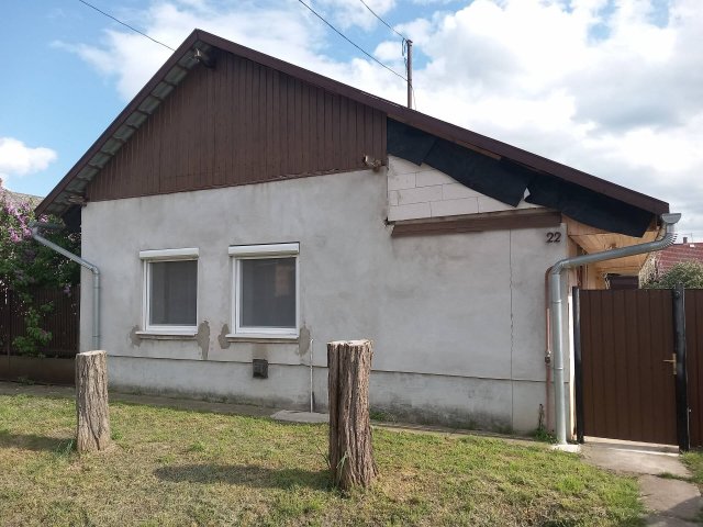 Eladó családi ház, Törökszentmiklóson 26.5 M Ft, 2 szobás