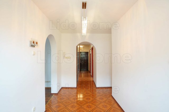 Kiadó panellakás, albérlet, Siófokon 230 E Ft / hó, 4 szobás