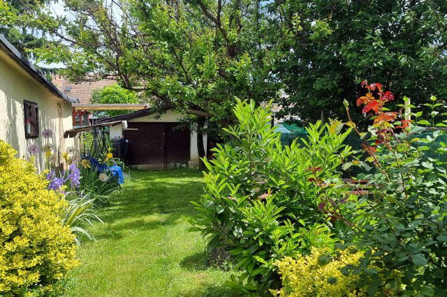 Eladó téglalakás, Pécsett, B. utcában 9.4 M Ft, 1 szobás
