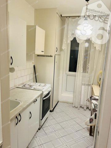 Eladó panellakás, Szekszárdon 32.65 M Ft, 2 szobás