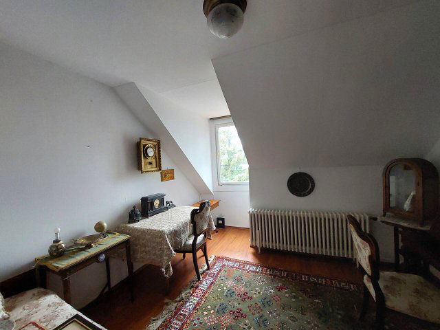 Eladó családi ház, Esztergomban 149.9 M Ft, 8 szobás